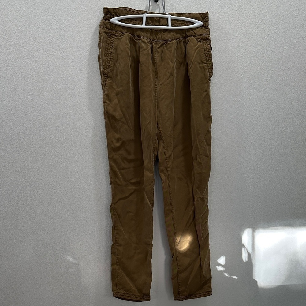 Women’s Aritzia Wilfred tan trouser khaki pants size 4 side zip GUC